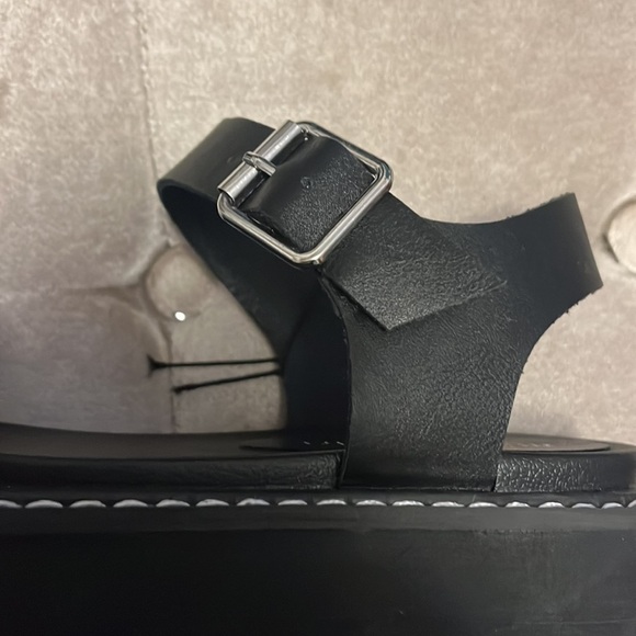 madden girl black driver adjustable strap, sandals, size 6.5, so comfy - Picture 4 of 8